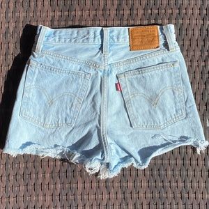 Levi Cut off Shorts